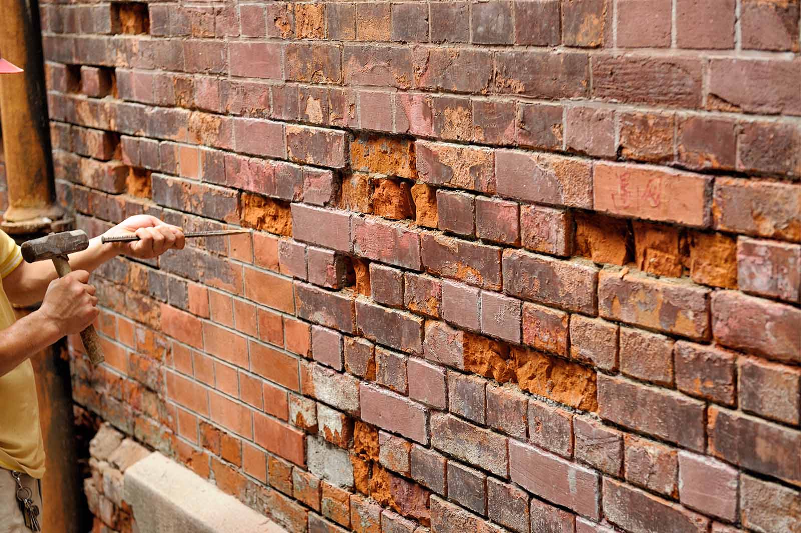 Does Your Brick Need Attention? Brickwork Maintenance Signs You Need to Look Out For